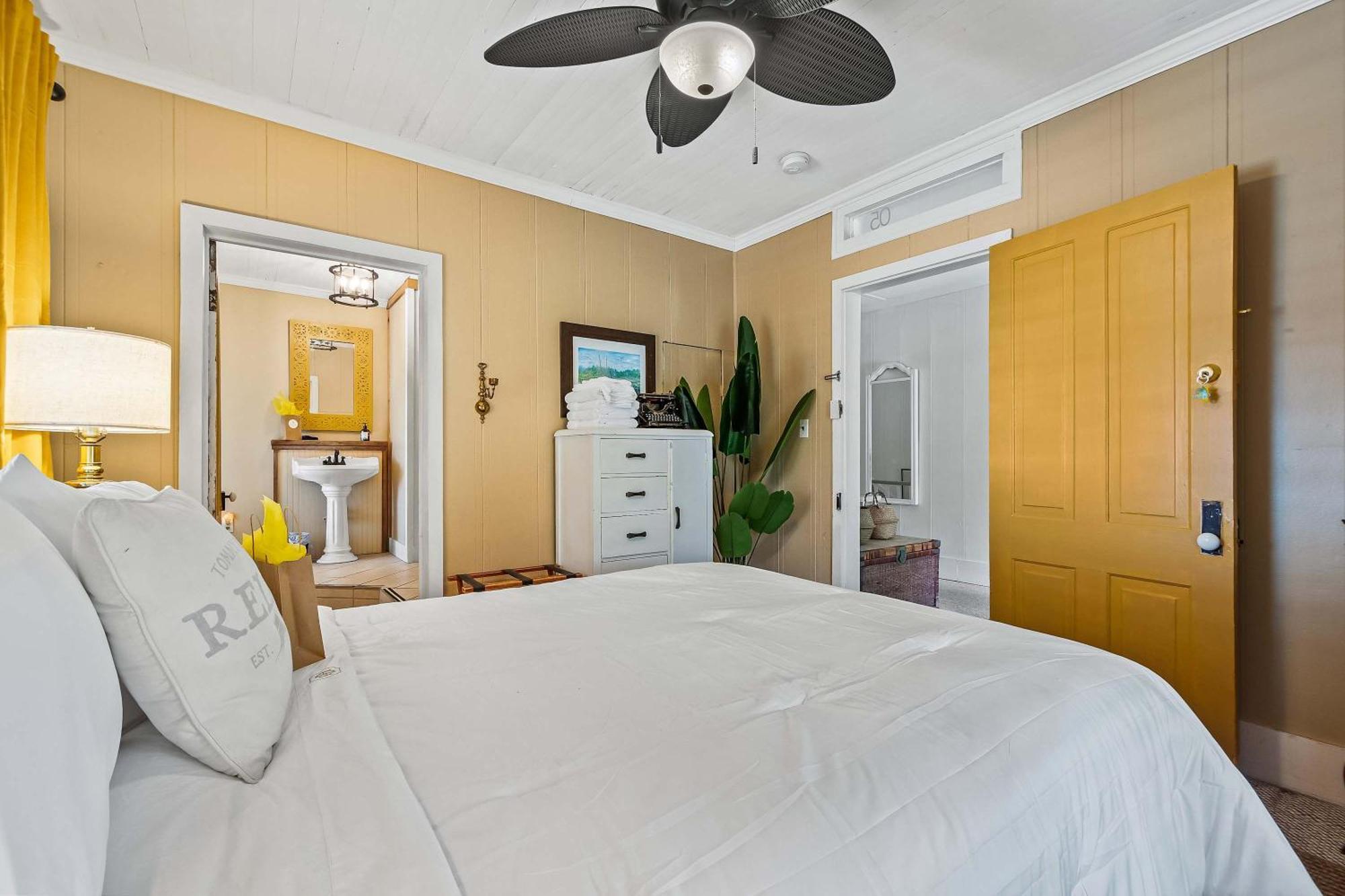 Old Carrabelle Hotel Hemingway Suite Bagian luar foto